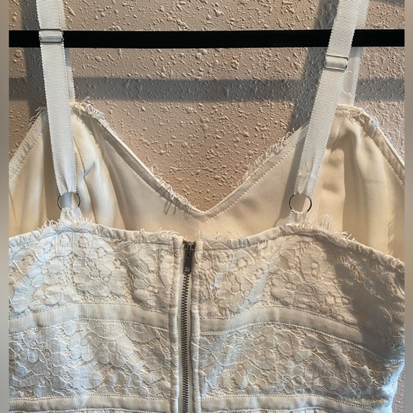 Lulu’s White Lace Midi Dress M - Picture 3 of 4